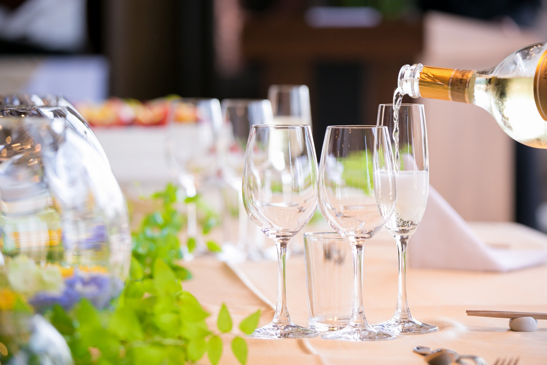 ホテルで行う還暦祝いの食事会イメージ