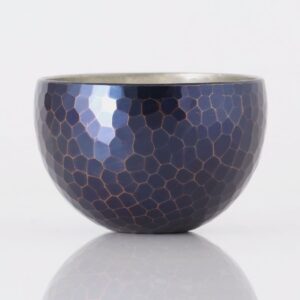 ［清雅堂］鎚起銅器｜酒器「ぐい呑み」青藍色（口径50mm、容量50ml）